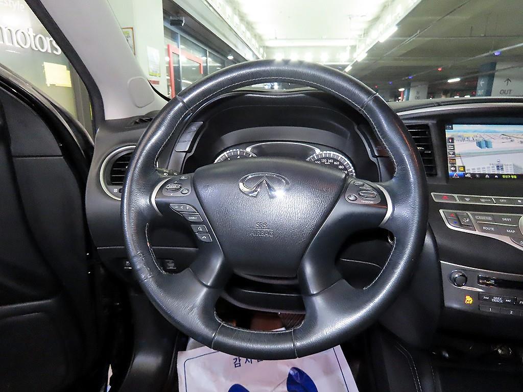 Infiniti QX60 — photo 08