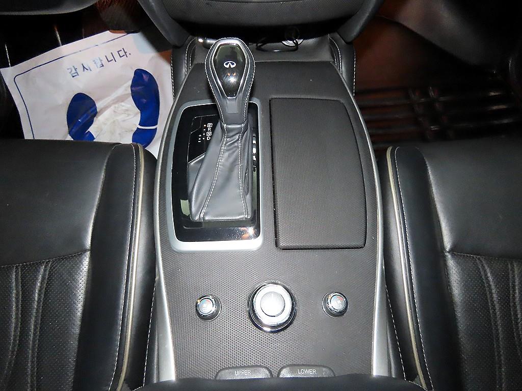 Infiniti QX60 — photo 12