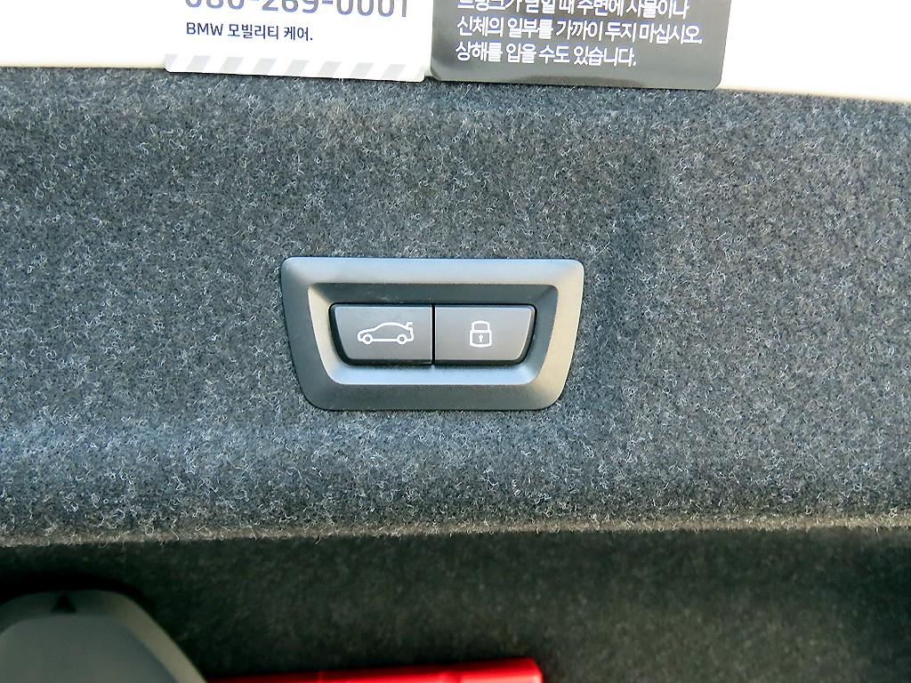 BMW 3-Series — photo 17