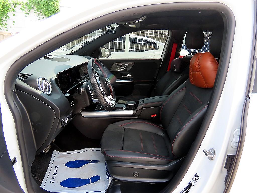 Mercedes-Benz GLA-Class — photo 05