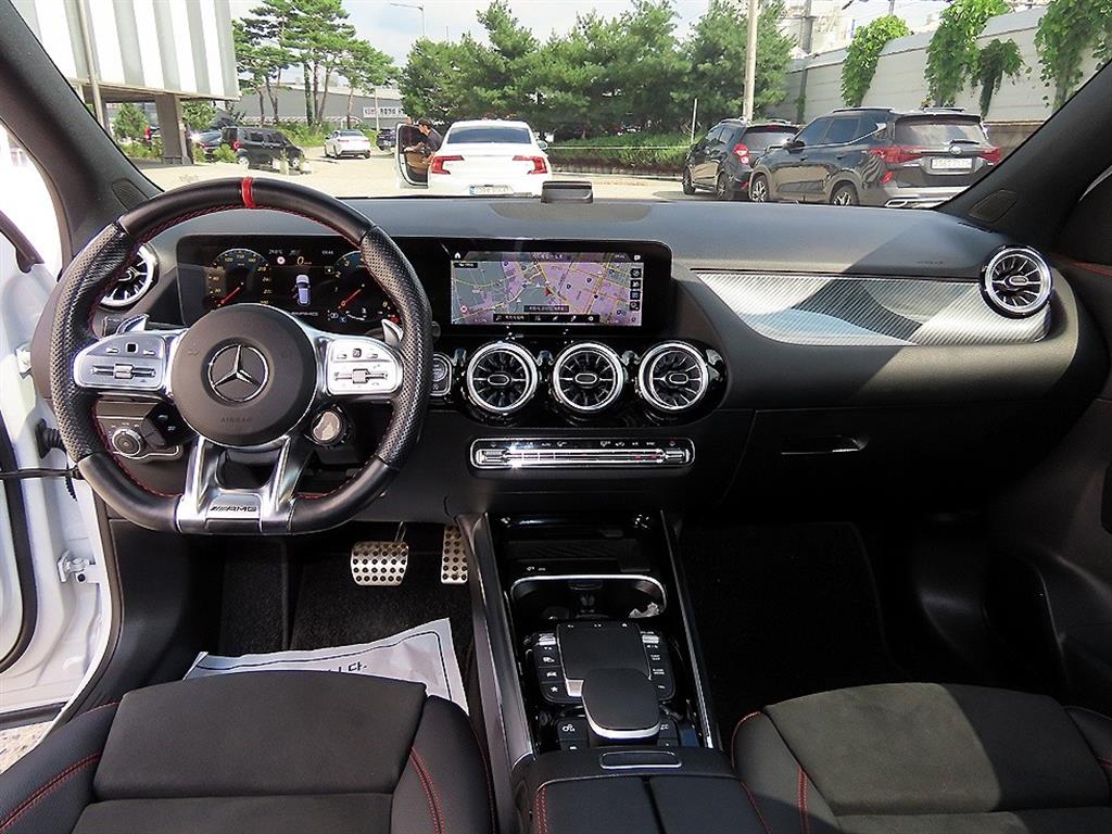 Mercedes-Benz GLA-Class — photo 07