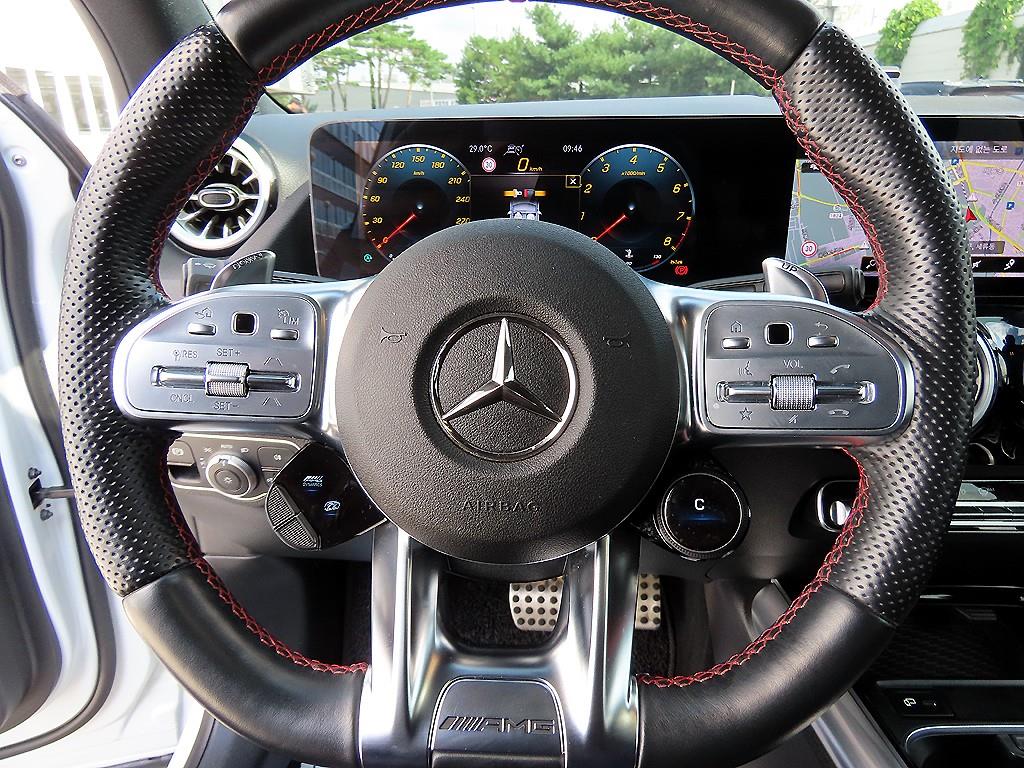 Mercedes-Benz GLA-Class — photo 08