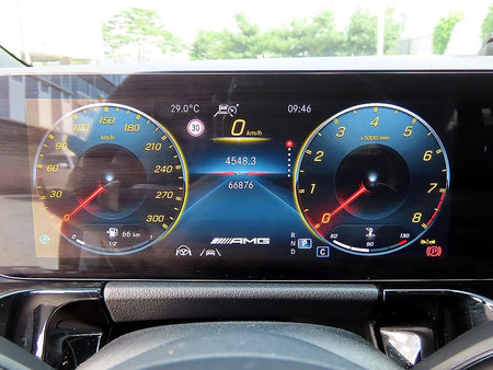 Mercedes-Benz GLA-Class — photo 09