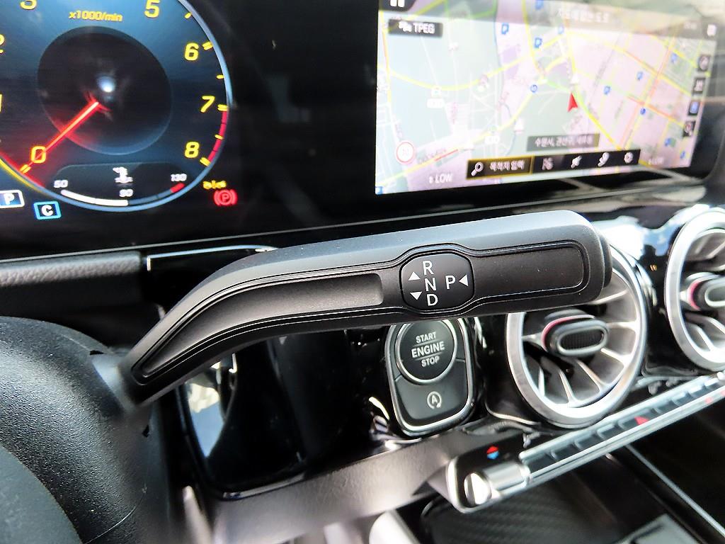 Mercedes-Benz GLA-Class — photo 10
