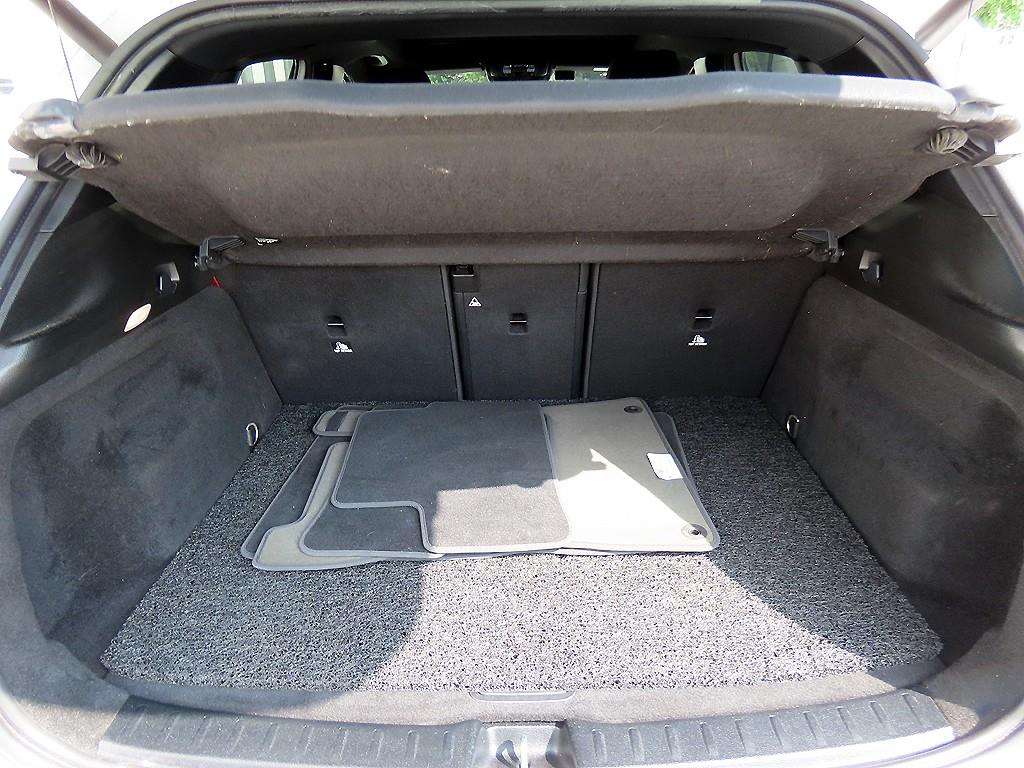 Mercedes-Benz GLA-Class — photo 17