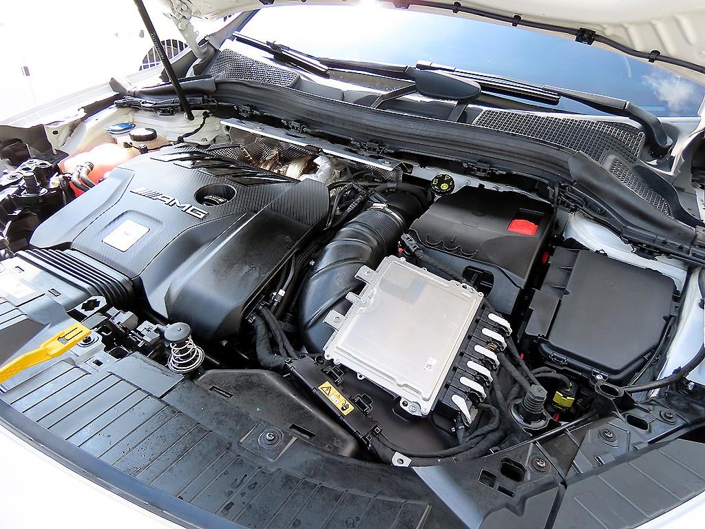 Mercedes-Benz GLA-Class — photo 19