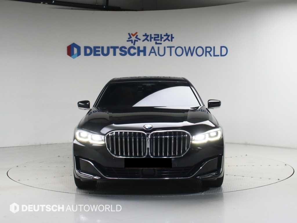 BMW 7-Series — photo 01