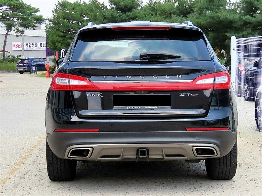 Lincoln MKX — photo 04