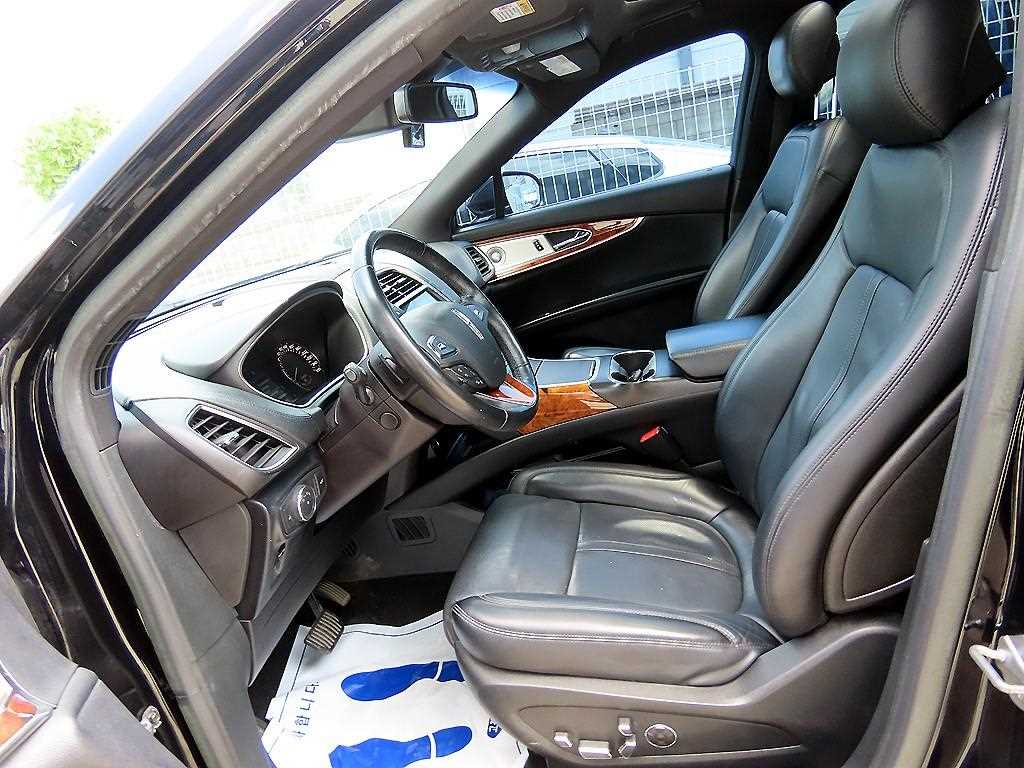 Lincoln MKX — photo 05