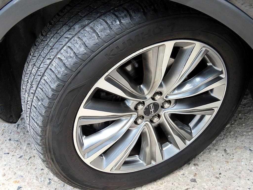 Lincoln MKX — photo 20