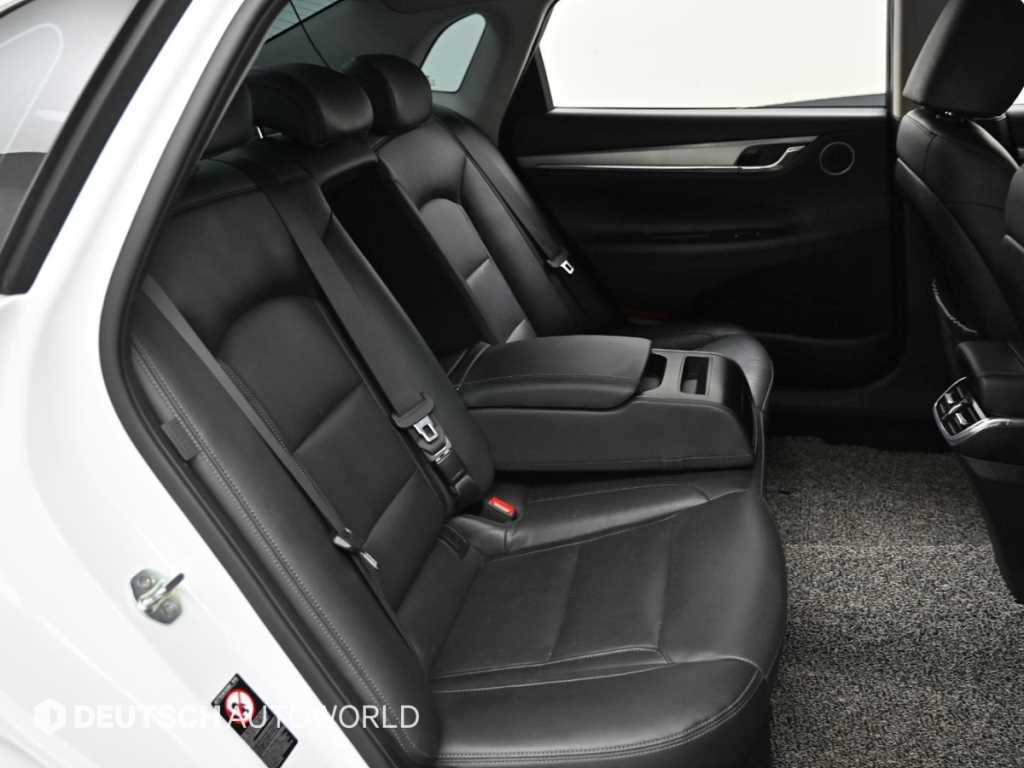Hyundai Grandeur — photo 19