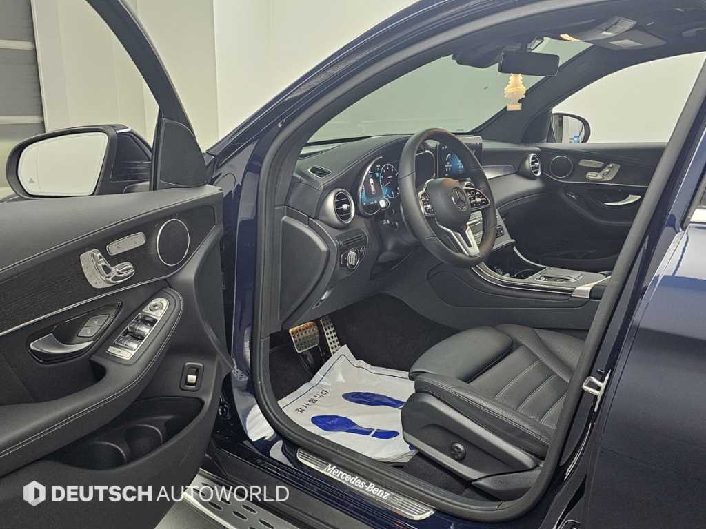 Mercedes-Benz GLC-Class — photo 11