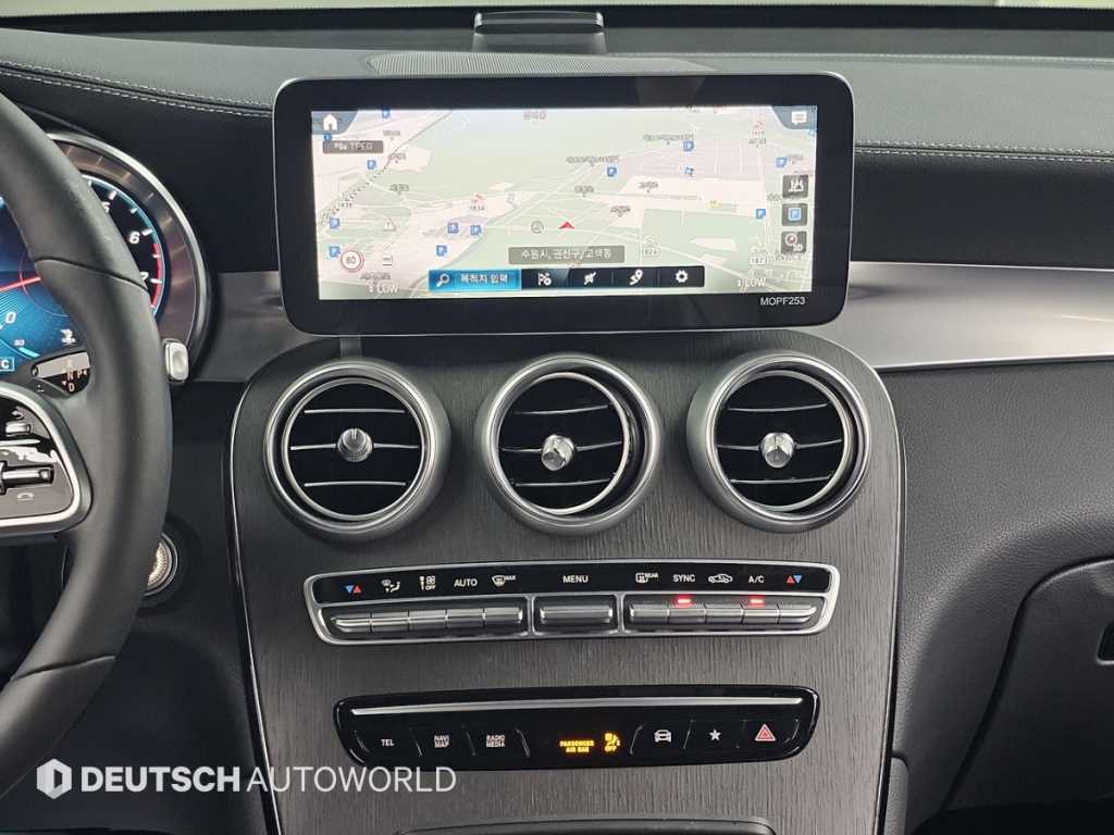 Mercedes-Benz GLC-Class — photo 14