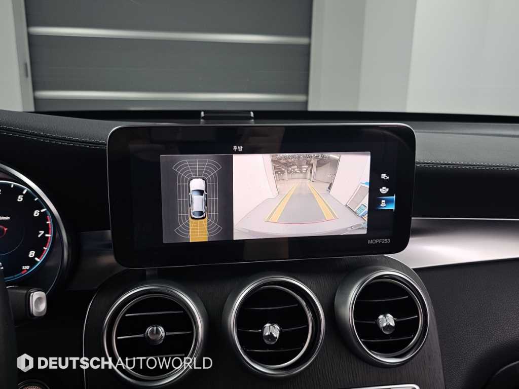 Mercedes-Benz GLC-Class — photo 15