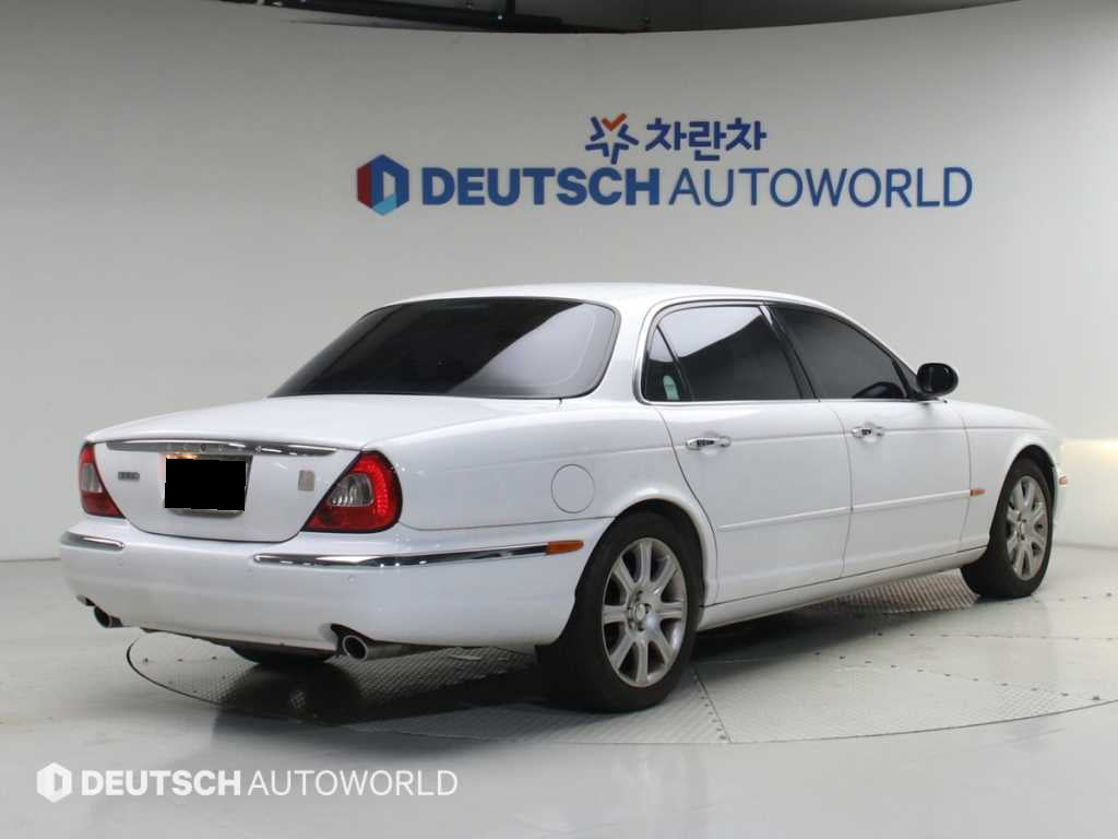 Jaguar XJ-8 — photo 02