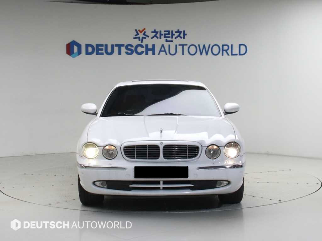 Jaguar XJ-8 — photo 03