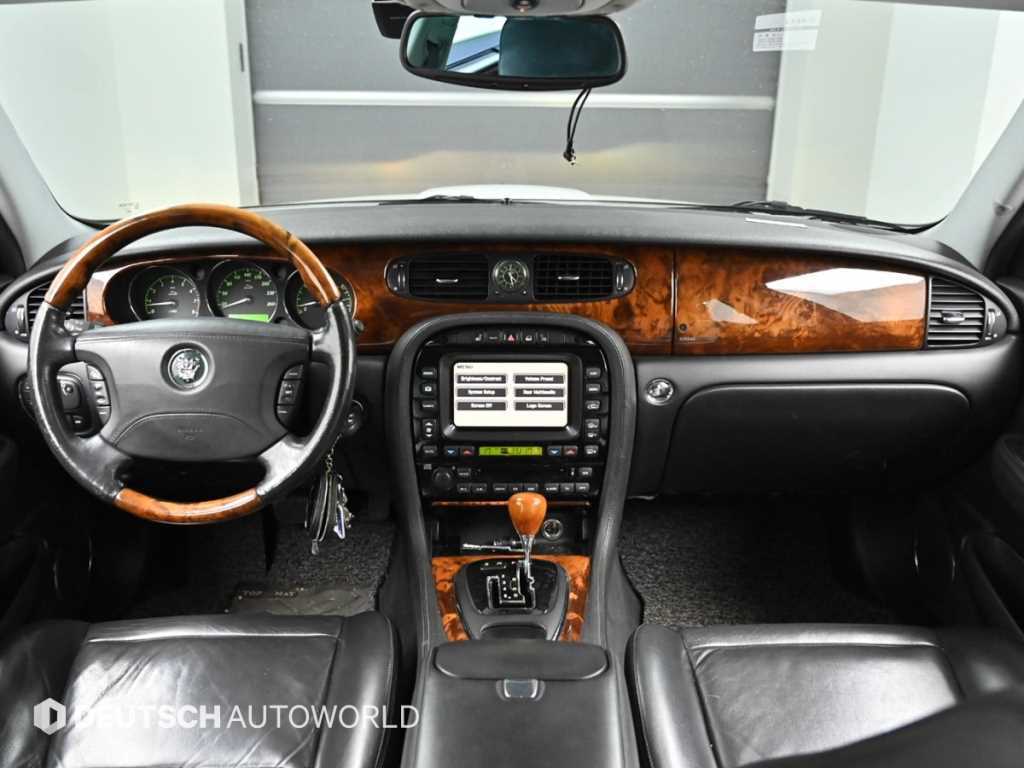 Jaguar XJ-8 — photo 07