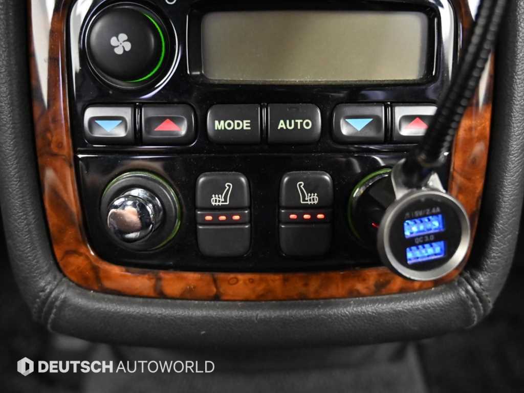 Jaguar XJ-8 — photo 16