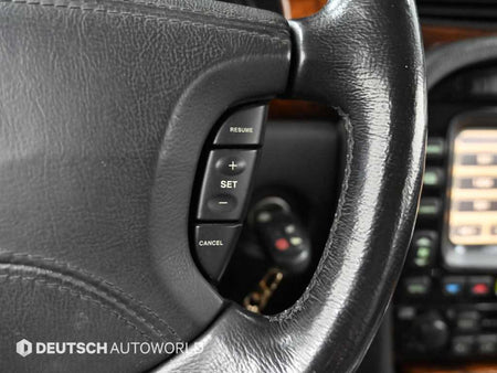 Jaguar XJ-8 — photo 17