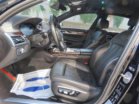 BMW 7-Series — photo 05