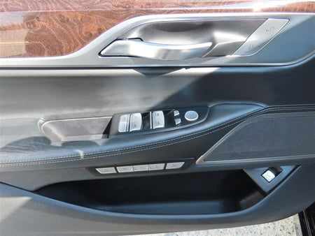 BMW 7-Series — photo 06