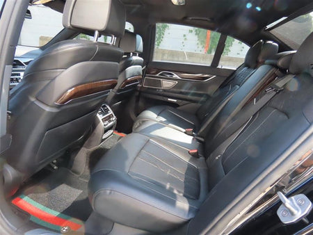 BMW 7-Series — photo 07