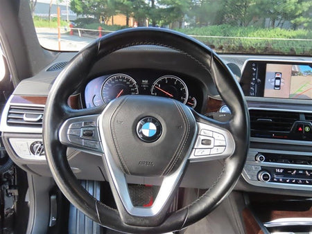 BMW 7-Series — photo 10