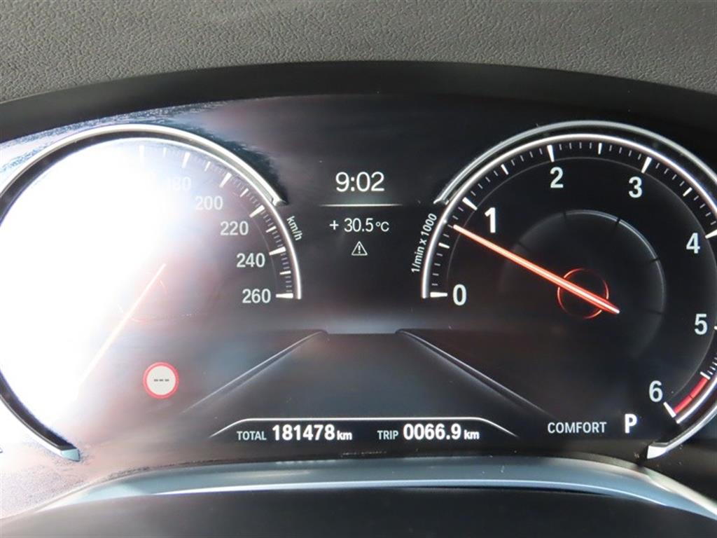 BMW 7-Series — photo 12
