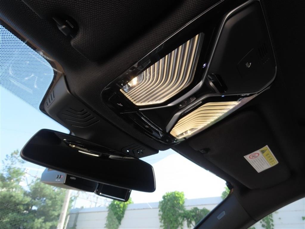 BMW 7-Series — photo 15