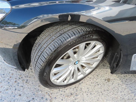 BMW 7-Series — photo 18