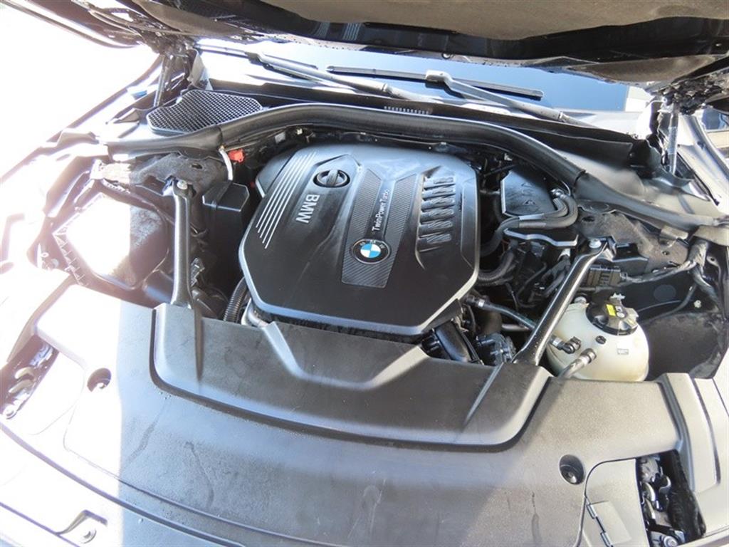 BMW 7-Series — photo 19