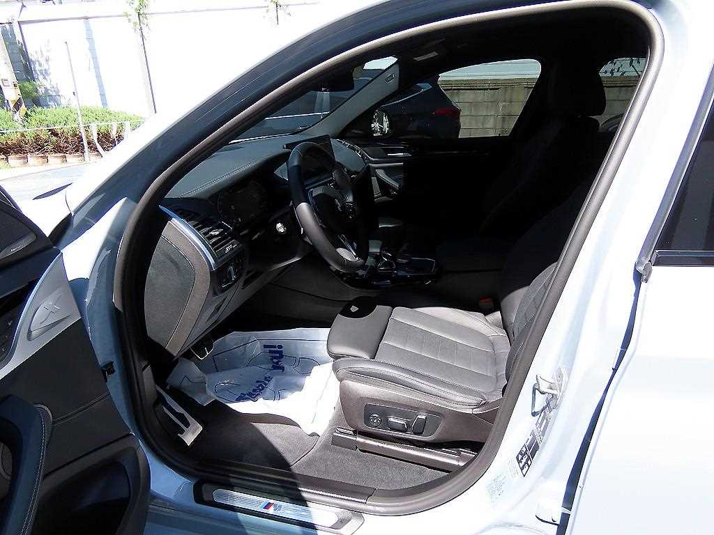 BMW X4 — photo 05