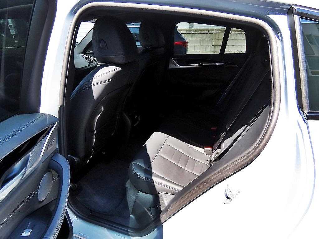 BMW X4 — photo 06