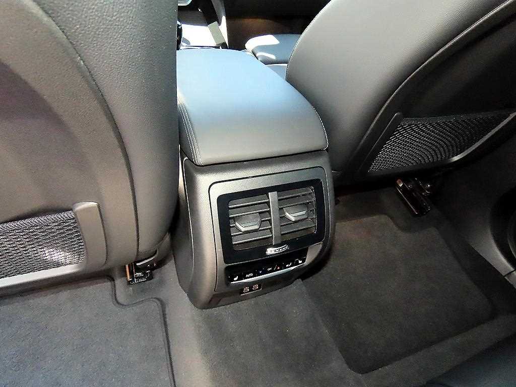 BMW X4 — photo 16