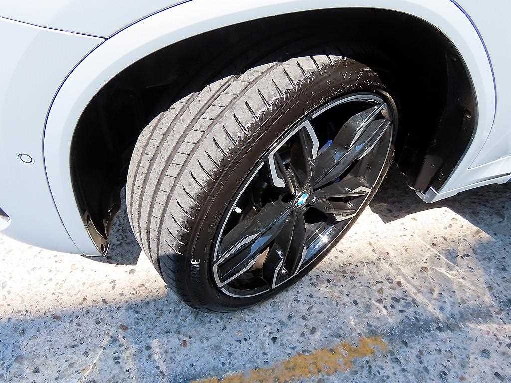 BMW X4 — photo 20