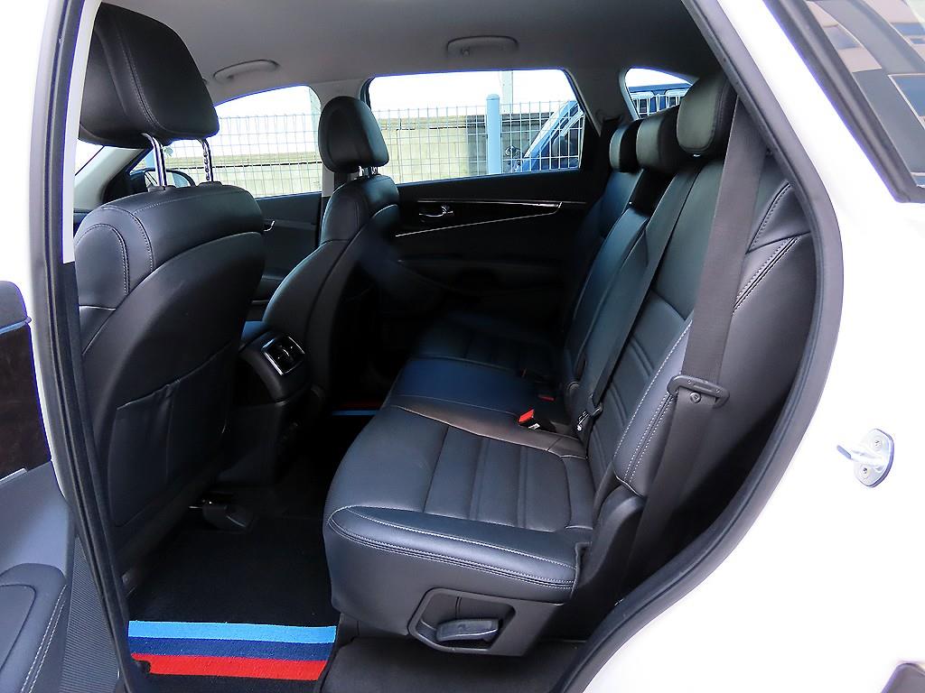 Kia Sorento — photo 06