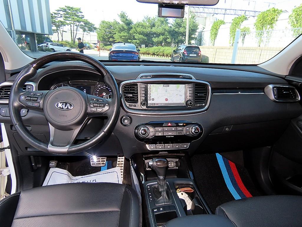 Kia Sorento — photo 07