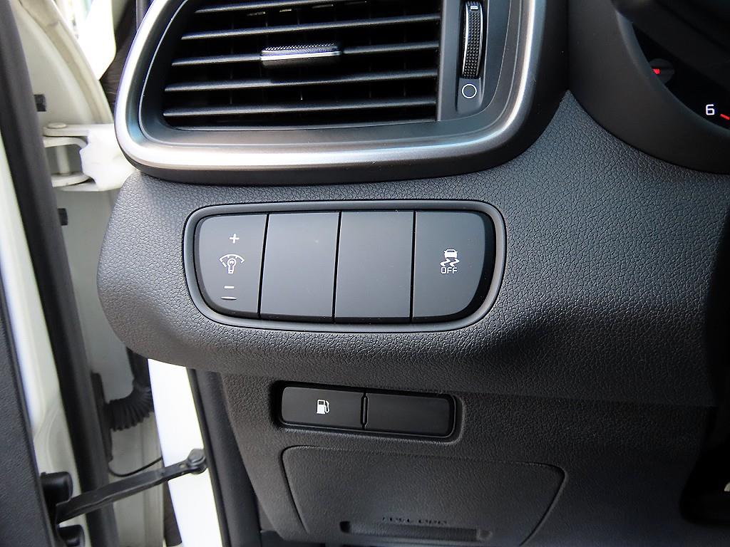 Kia Sorento — photo 12