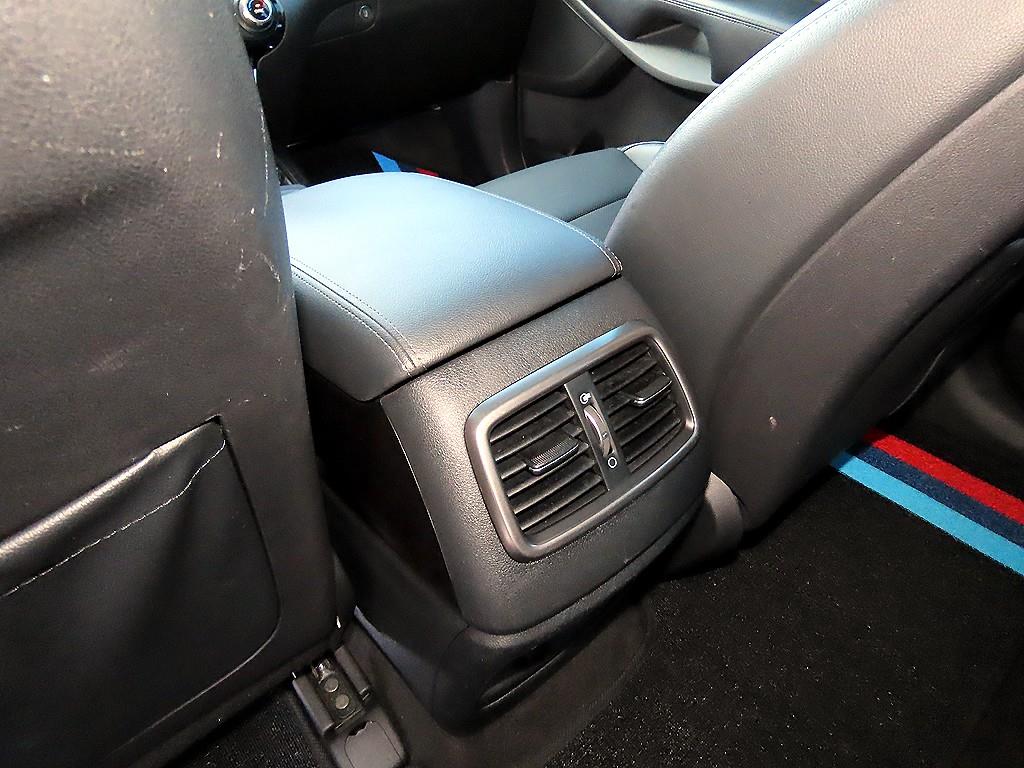 Kia Sorento — photo 17