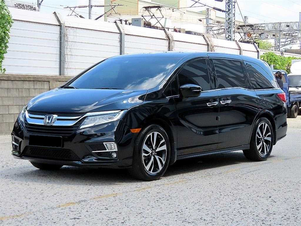Honda Odyssey — photo 02