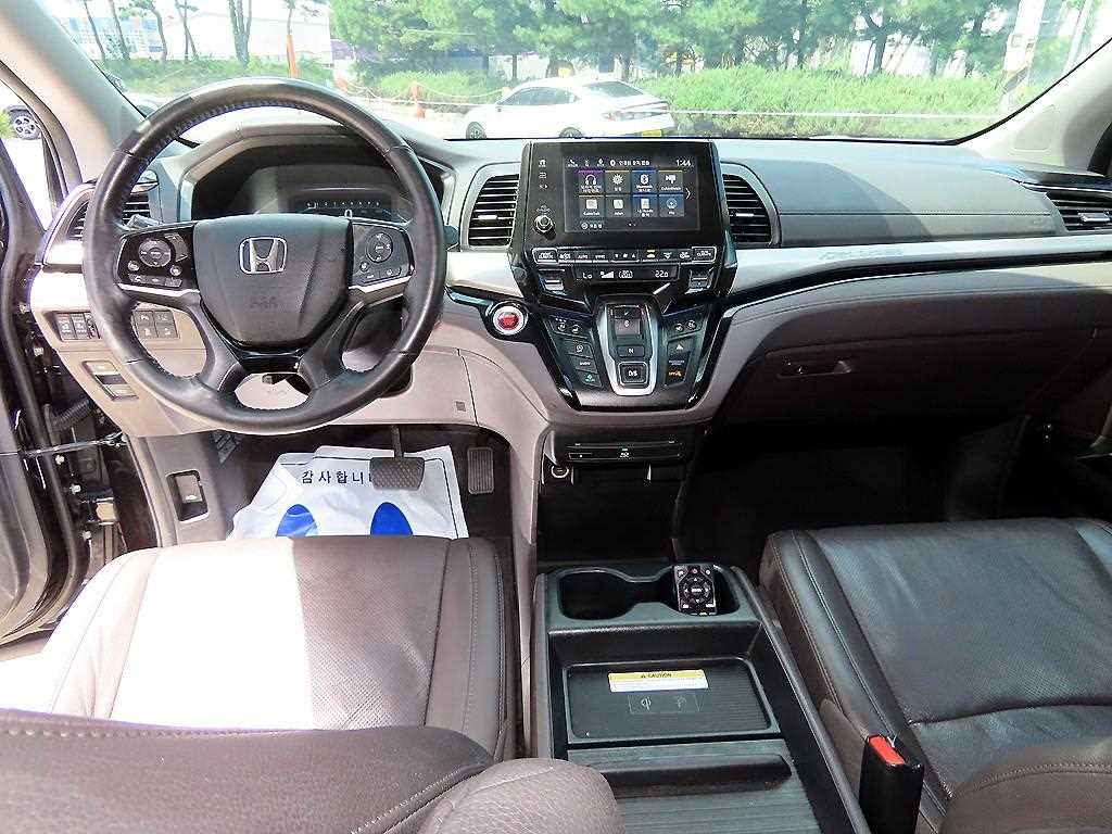 Honda Odyssey — photo 07