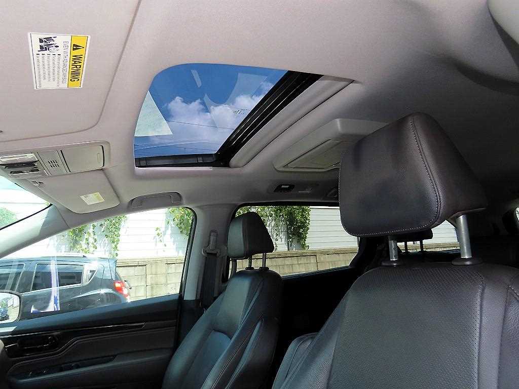 Honda Odyssey — photo 16