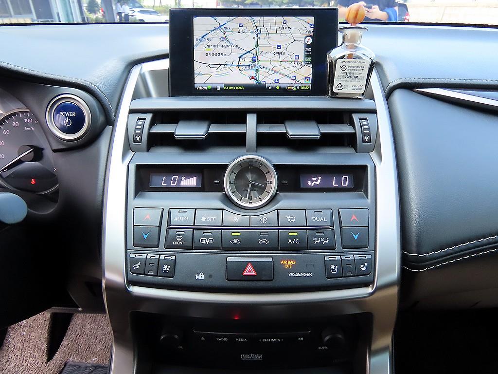Lexus NX — photo 13