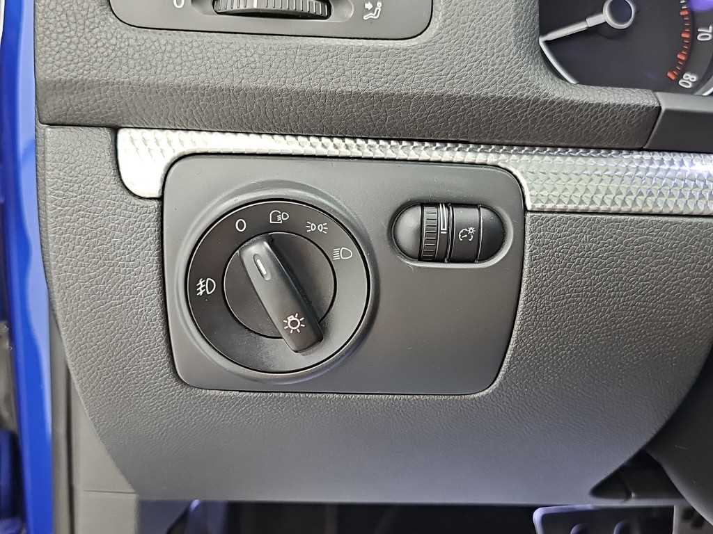 Volkswagen Golf — photo 17