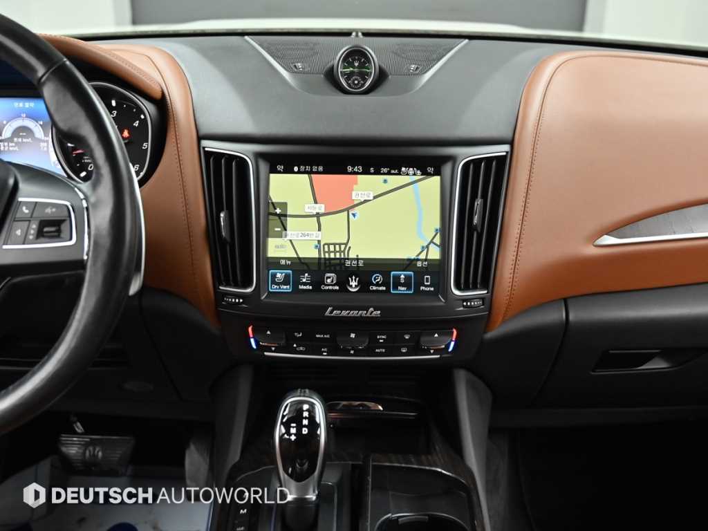 Maserati Levante — photo 14