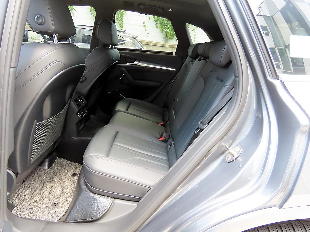 Audi Q5 — photo 06