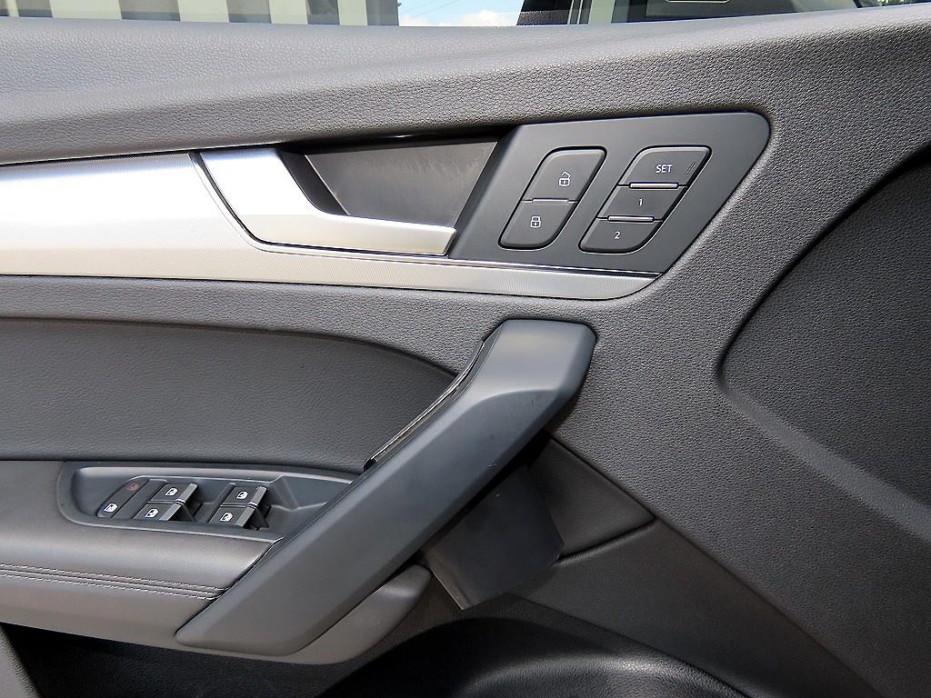 Audi Q5 — photo 12