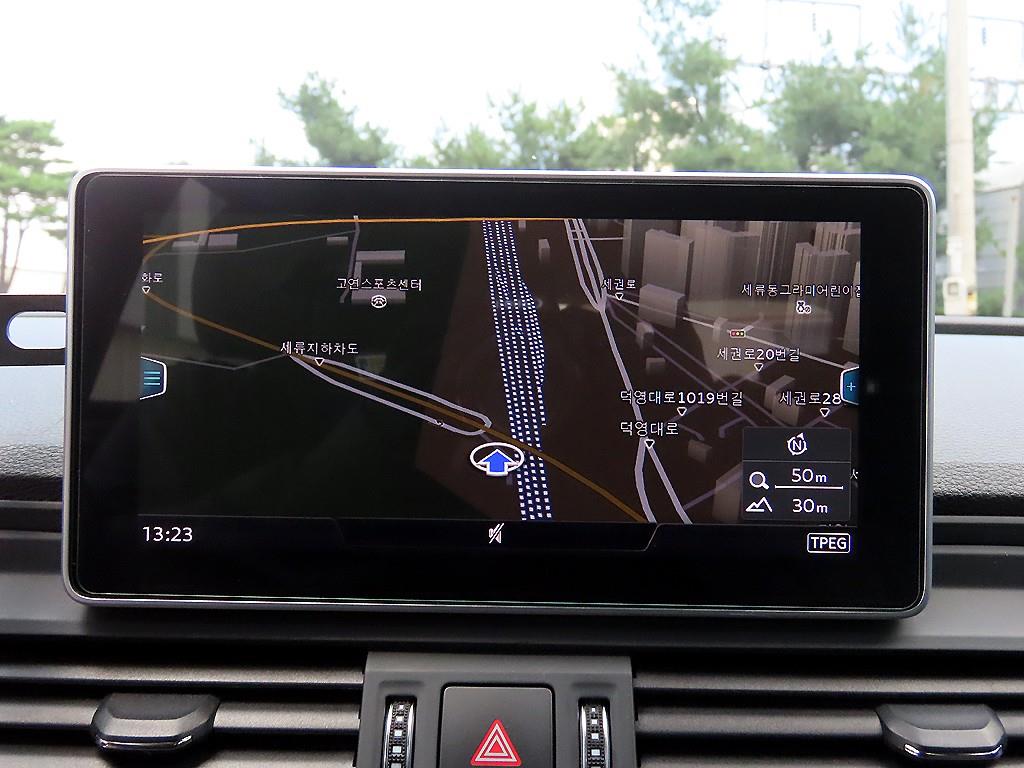 Audi Q5 — photo 14