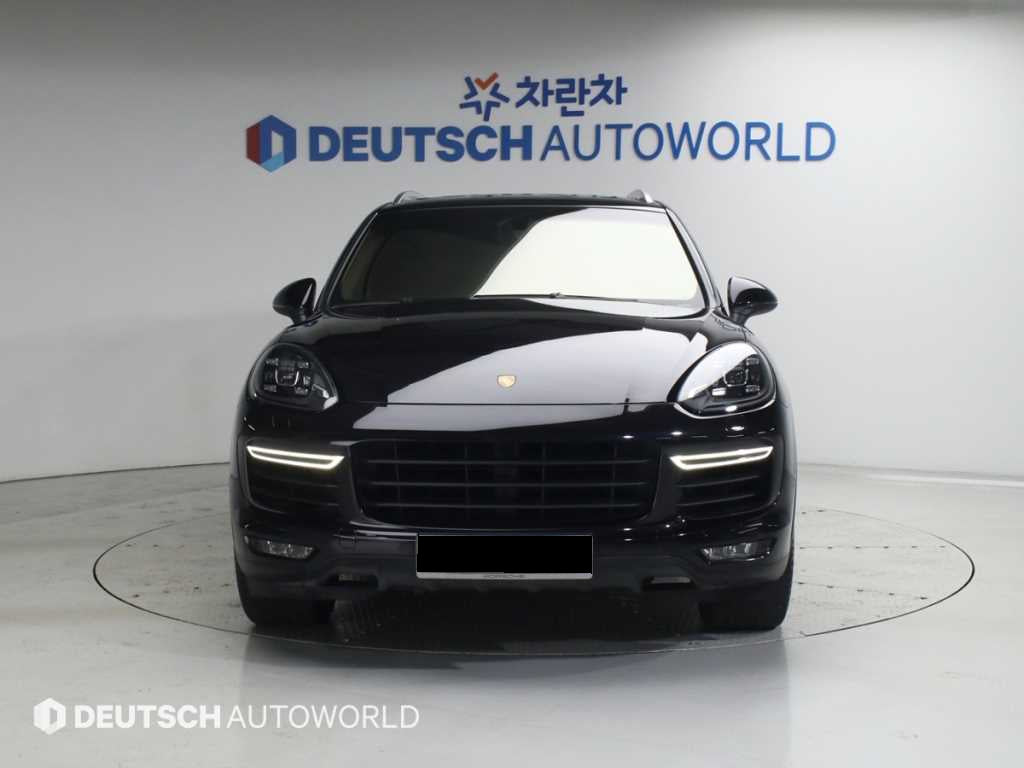 Porsche Cayenne — photo 03