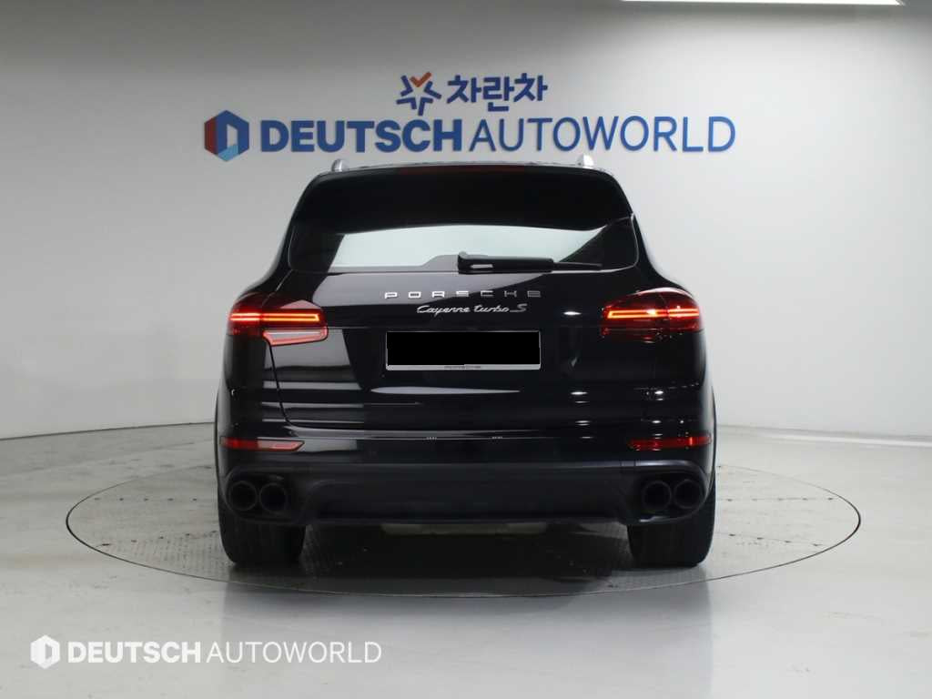 Porsche Cayenne — photo 04